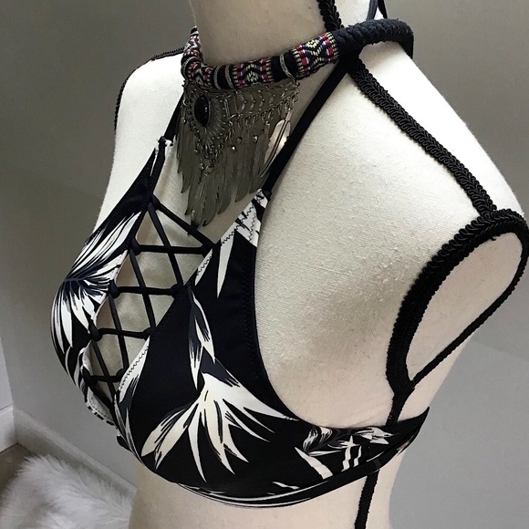 PINK Victoria’s Secret Black Caged Palm Leaf Tropical Halter Bikini Top Size XS - Picture 4 of 11